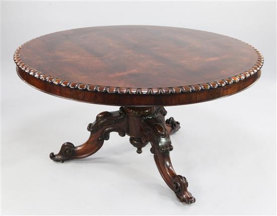 An early Victorian rosewood circular breakfast table, W.4ft 7in.